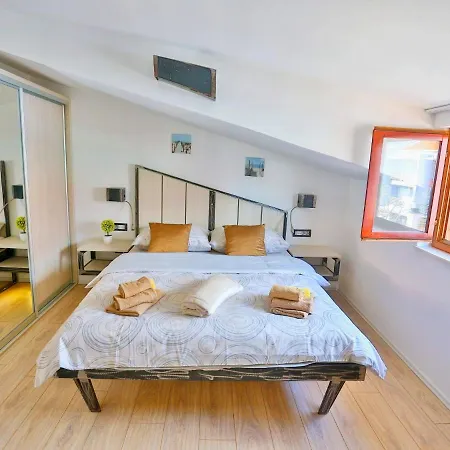 Ivan Apartman *